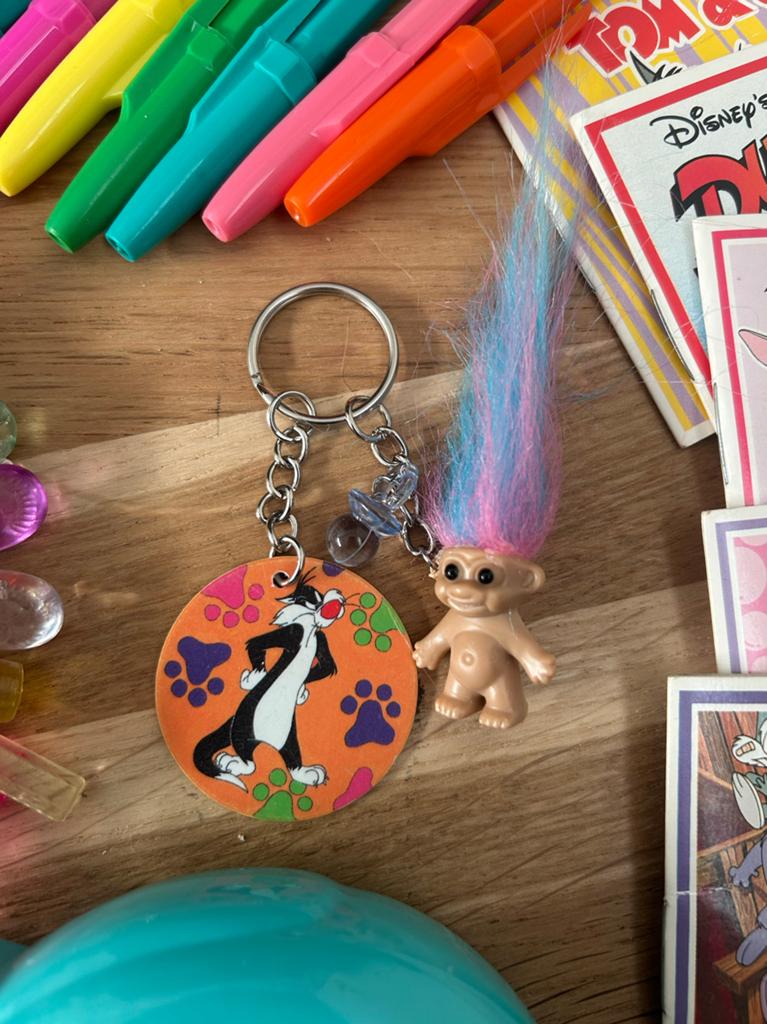 Vintage 90s sleutelhanger met Flippo, trol en speentje, Verzamelen, Sleutelhangers, Ophalen of Verzenden, Zo goed als nieuw, Knuffel of Figuurtje