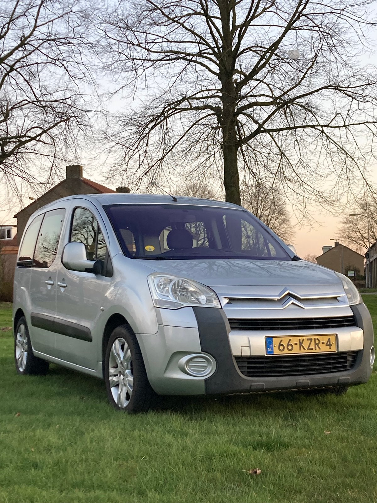 Citroën Berlingo 1.6 16V 2009 Zilvergrijs, Auto's, Citroën, Voorwielaandrijving, Stof, 1402 kg, 4 cilinders