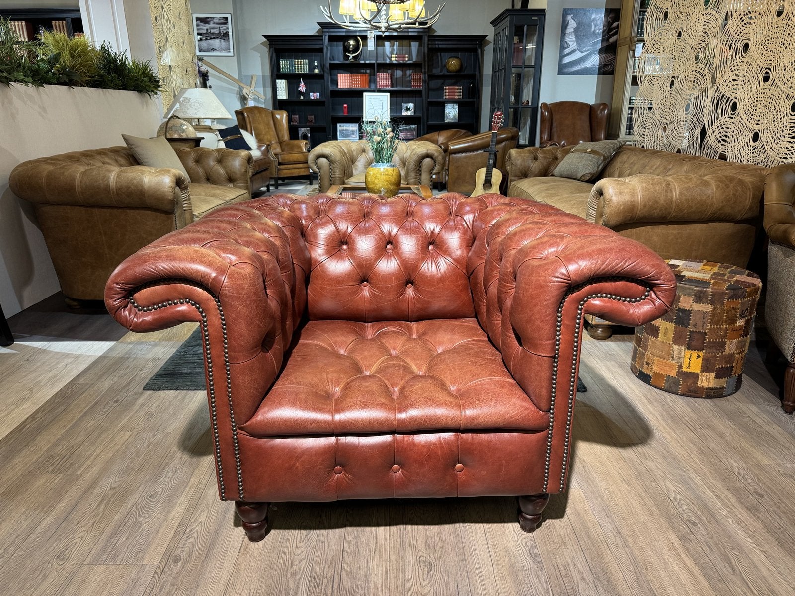 ENGELSE CHESTERFIELD FAUTEUIL ROOD VINTAGE LEER BUTTONSEAT, Ophalen of Verzenden, Gebruikt, 75 tot 100 cm, Leer
