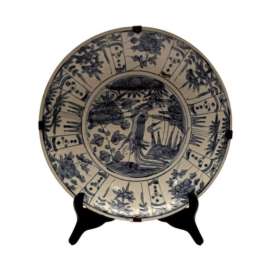 Een Chinees Ming porseleinen Swatow schotel, Antiek en Kunst, Antiek | Porselein, Ophalen of Verzenden