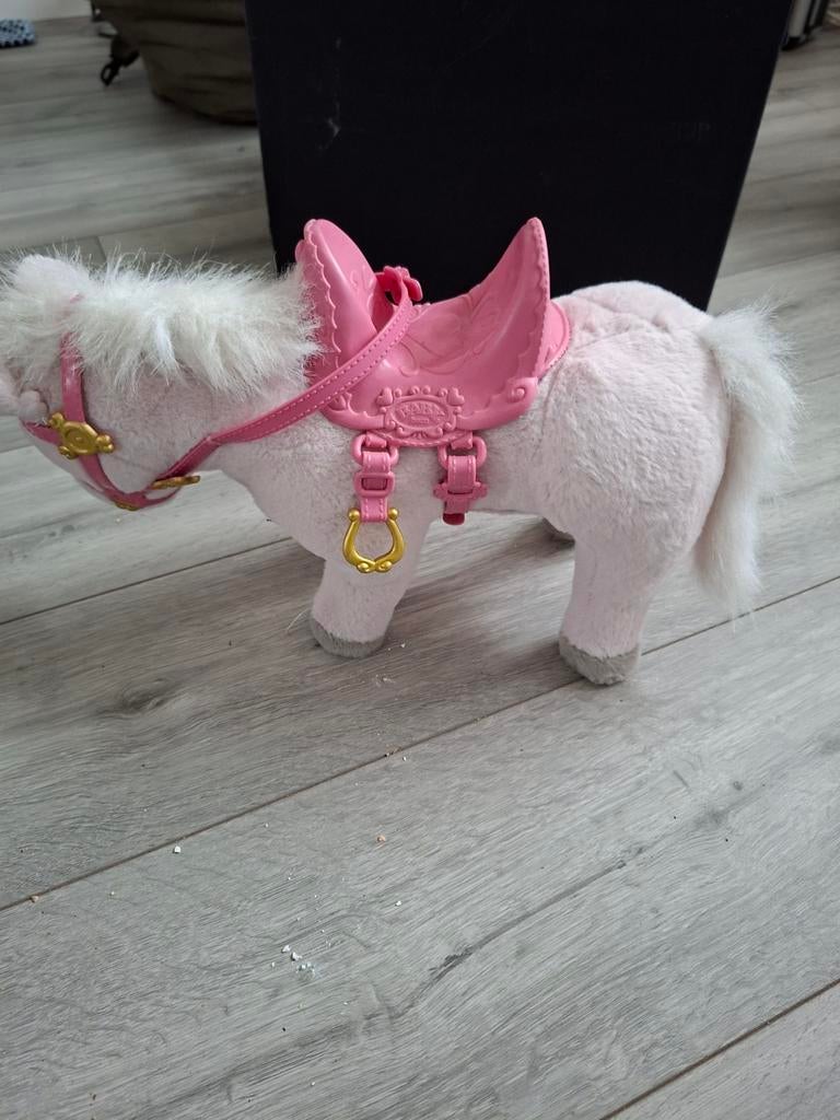 Baby Born knuffelpaardje met zadel en hoofdstel, Paard, Overige merken, Ophalen of Verzenden, Zo goed als nieuw