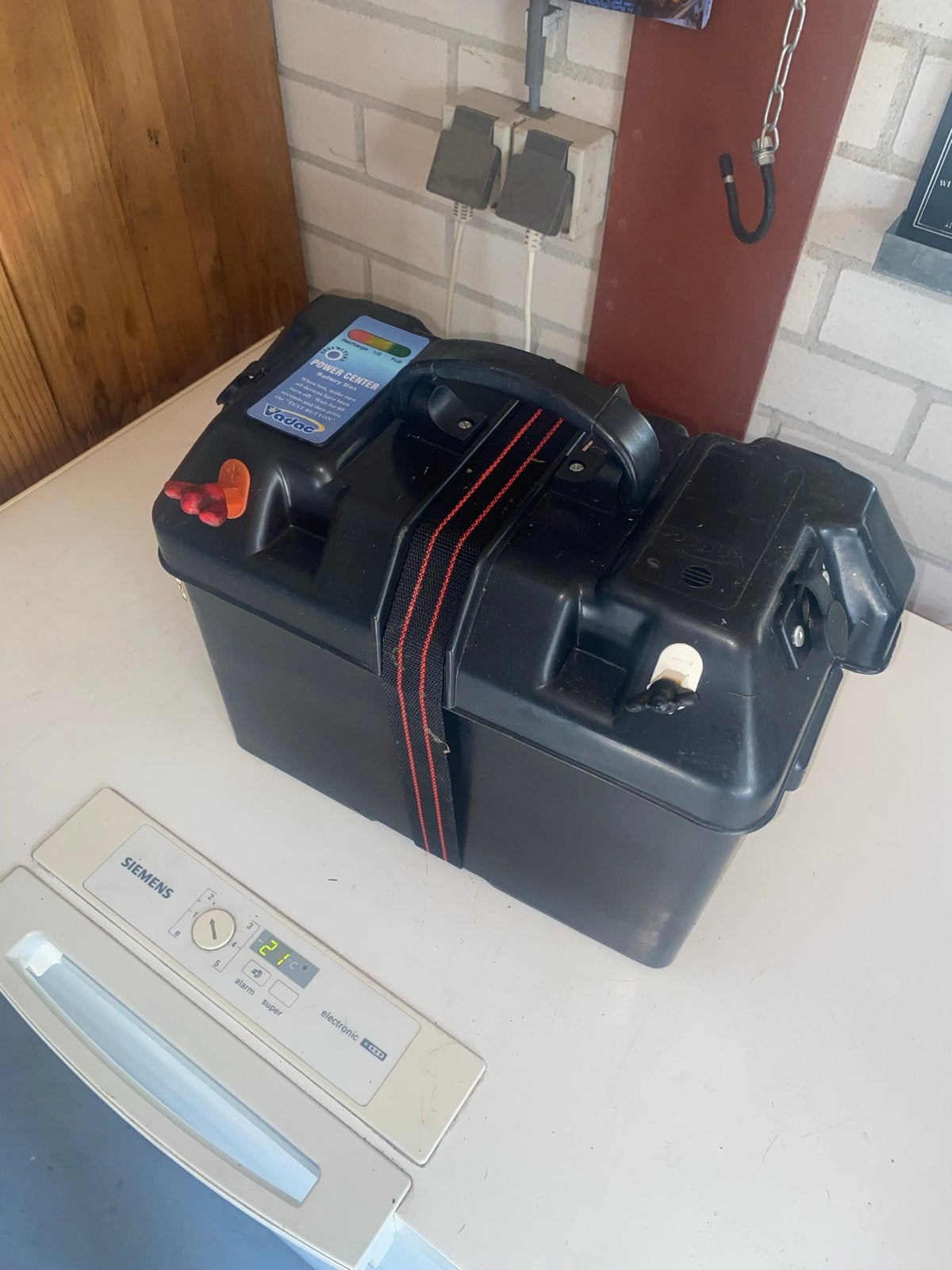 Accubox met sigarettenaansteker aansluiting, Z, Gebruikt, Z, Z