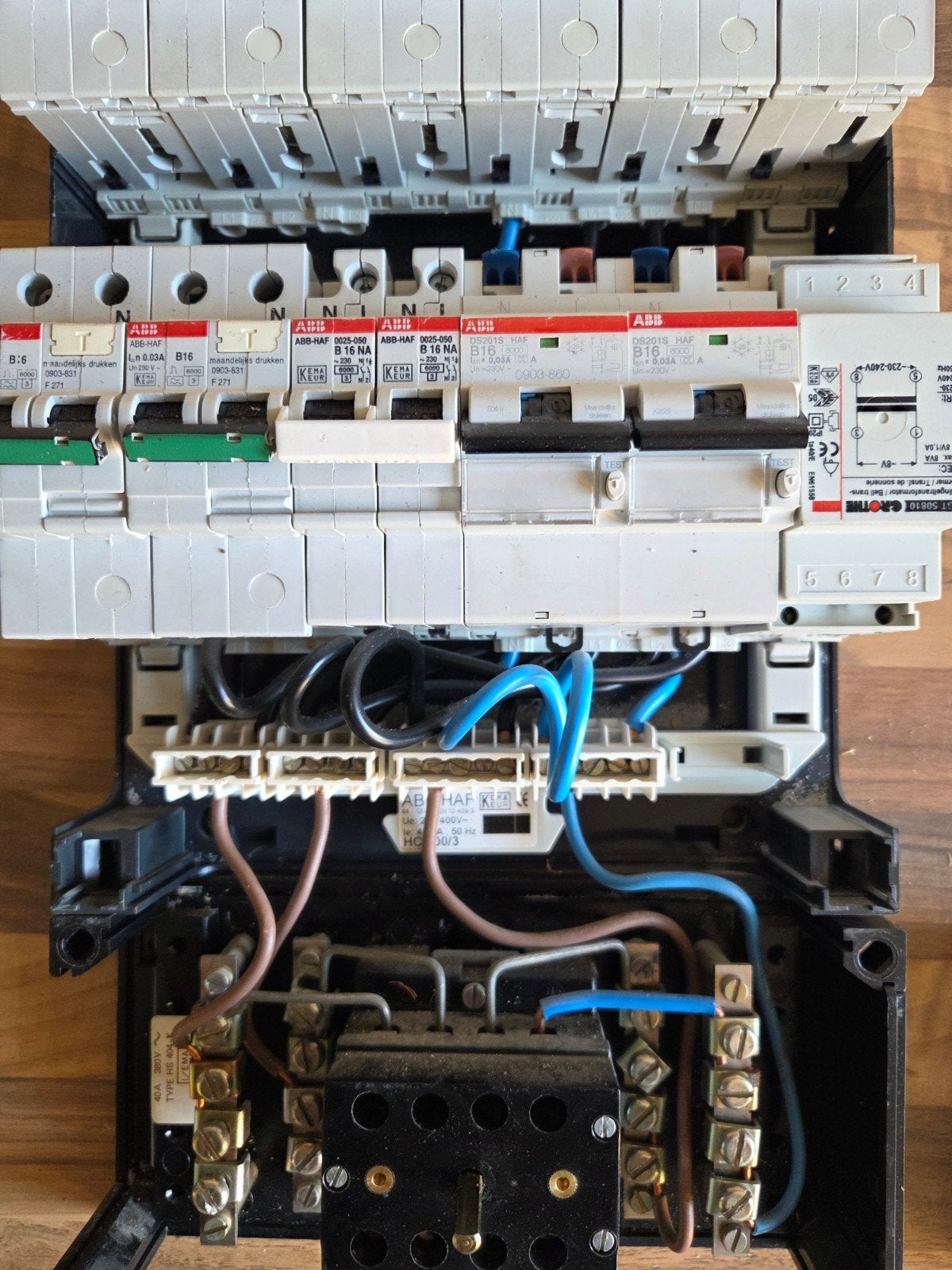 ABB Groepenkast Compleet met Hoofdschakelaar en Kookgroep, Doe-het-zelf en Verbouw, Elektra en Kabels, Ophalen, Nieuw, Overige typen