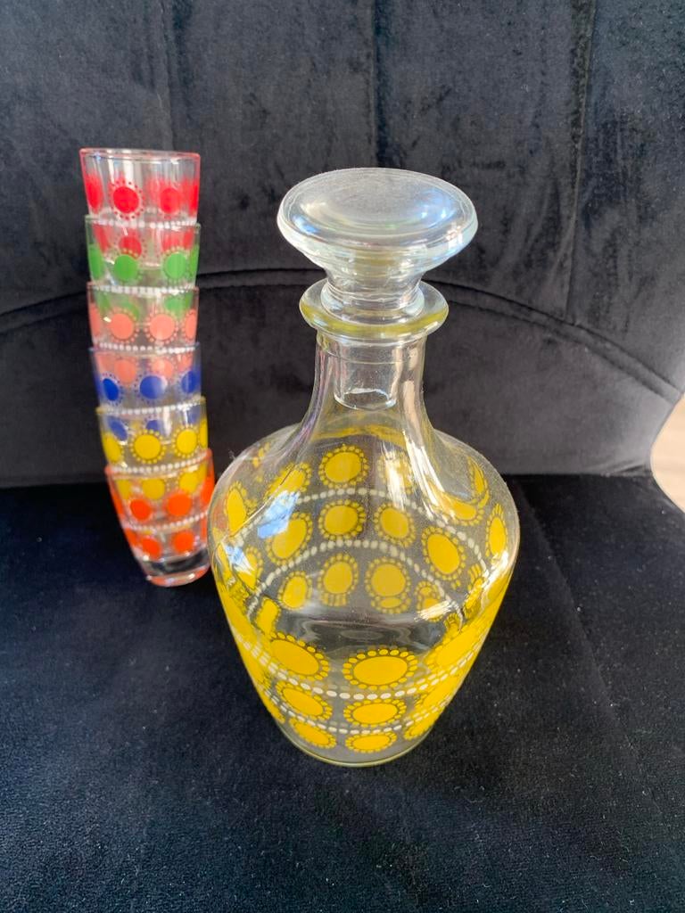 Vintage karaf met 6 borrelglaasjes - geel stippenpatroon, Antiek en Kunst, Antiek | Glas en Kristal, Ophalen