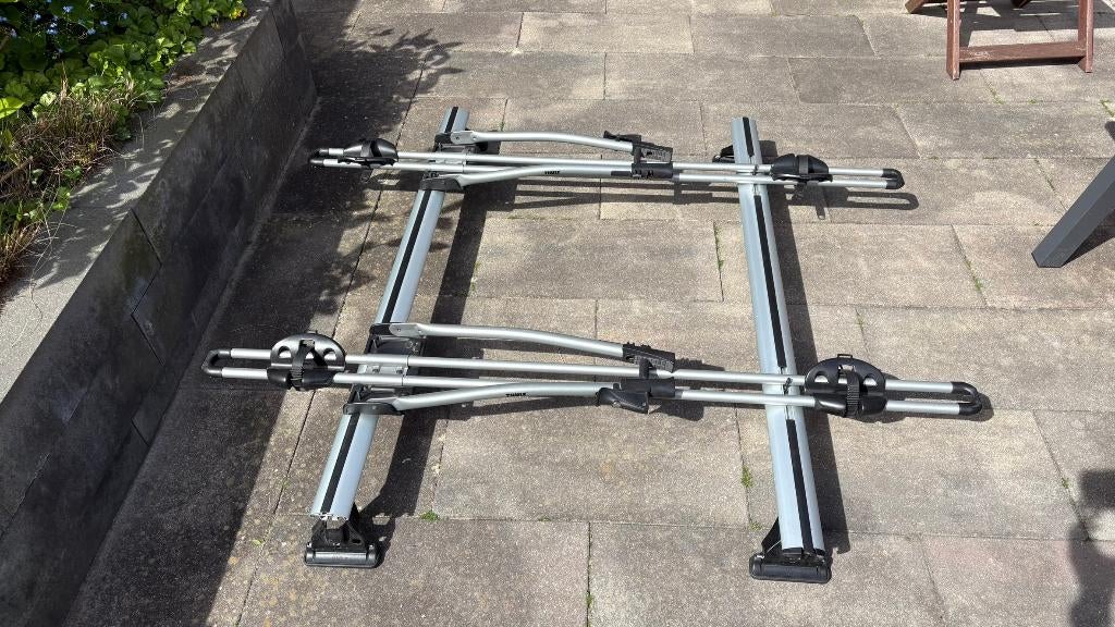 Tesla Model 3 fietsset: Twinny Load + 2x Thule 532, Ophalen, Zo goed als nieuw