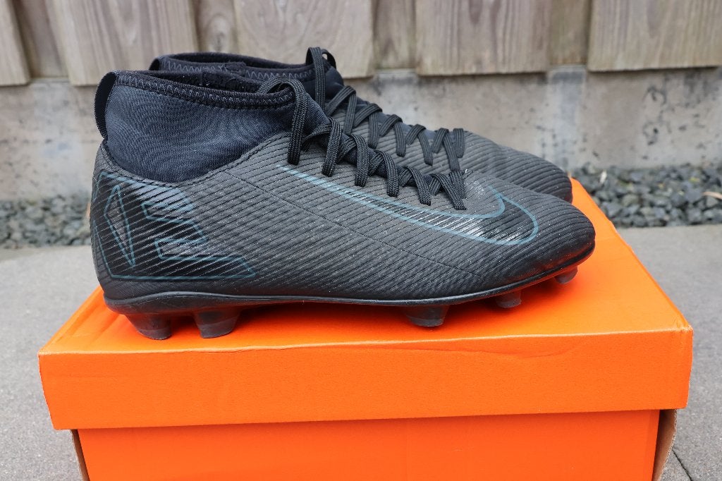 Voetbalschoenen Nike zwart 37, Ophalen, Maat XS of kleiner, Schoenen, Zo goed als nieuw