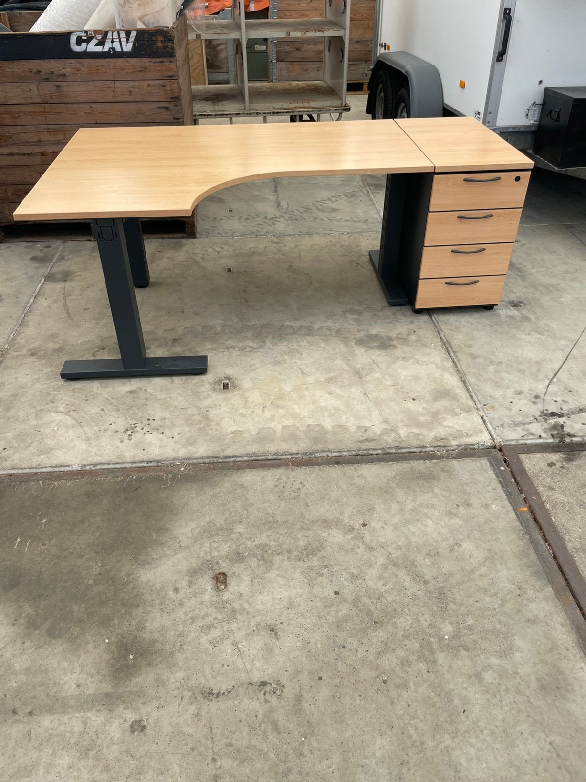 Bureau met ladekast, Huis en Inrichting, Bureaus, Gebruikt, Hout, Ophalen of Verzenden, Bureau-kast combinatie
