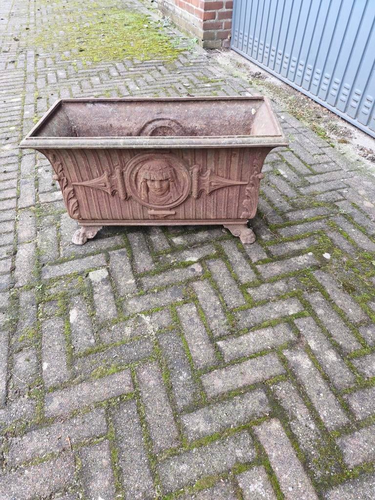 Zeer grote antieke gietijzeren tuin vaas, Tuin en Terras, Tuinvazen, Ophalen of Verzenden