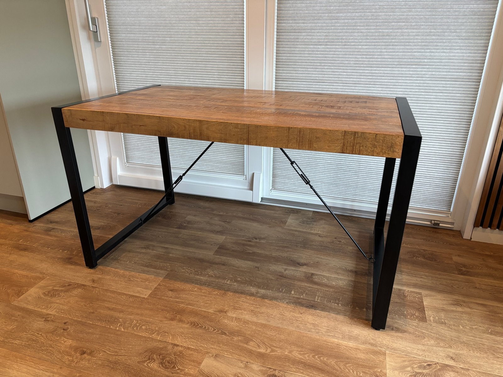 Eettafel 140 cm – zo goed als nieuw, Ophalen, 100 tot 150 cm, Tot twee personen, 50 tot 100 cm