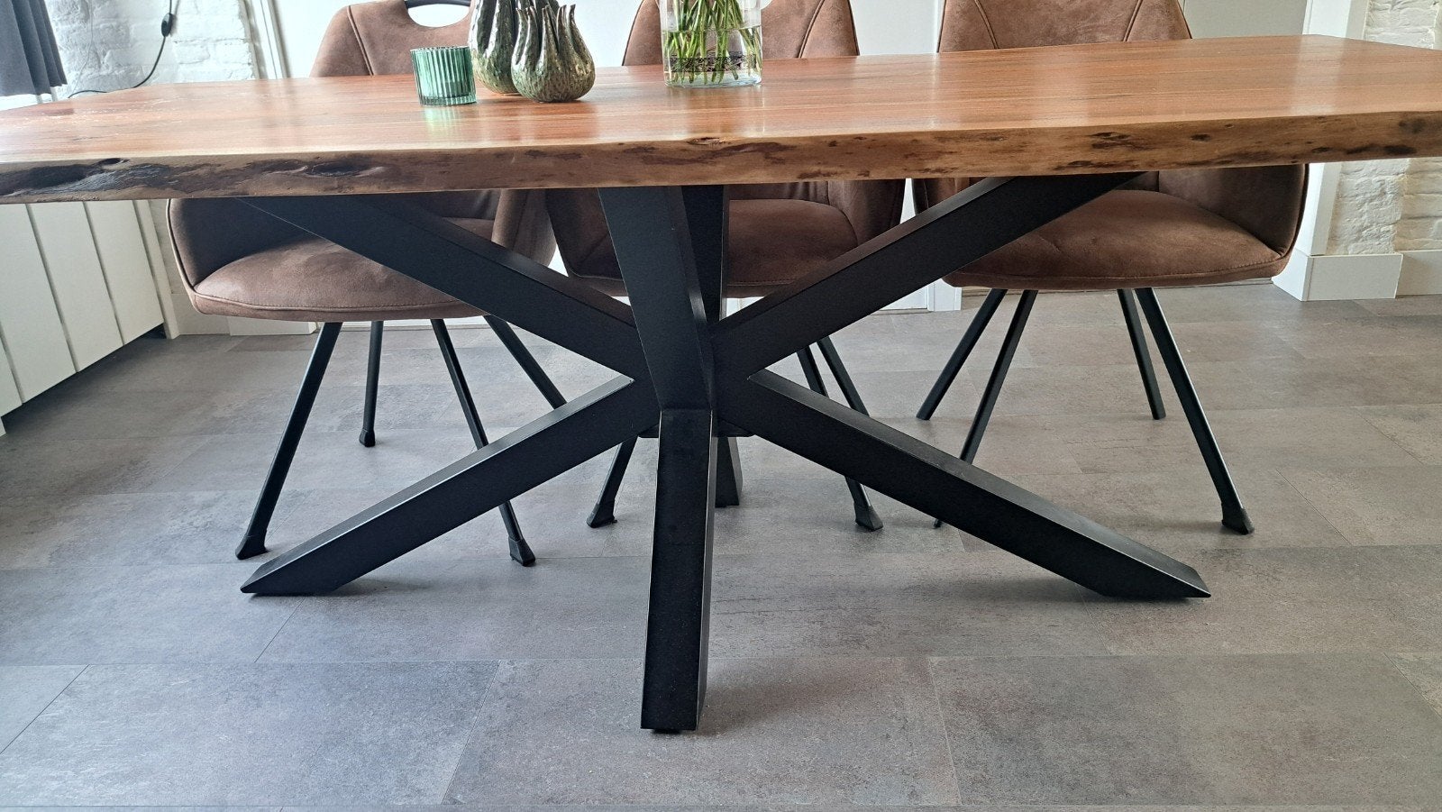 Eettafel met 6 stoelen - robuust acaciahout en metaal, Huis en Inrichting, Tafels | Eettafels, 50 tot 100 cm, Zo goed als nieuw