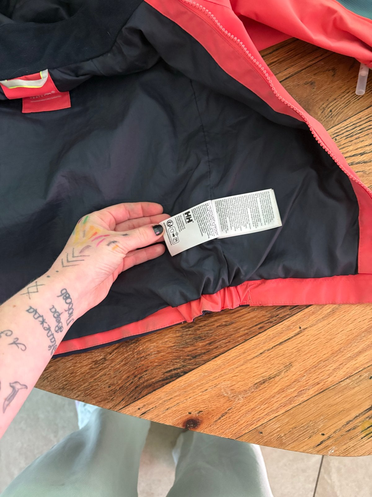Helly Hansen Kinderjas - Koraalrood/Donkerblauw, Ophalen, Gebruikt, Jongen of Meisje