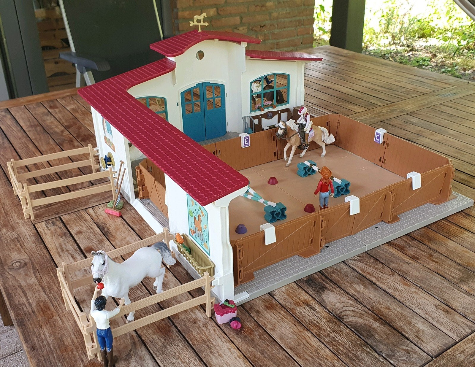 Schleich 42639 Horse Club Peppertree Rijhal + Voltigeset Set, Ophalen of Verzenden, Zo goed als nieuw