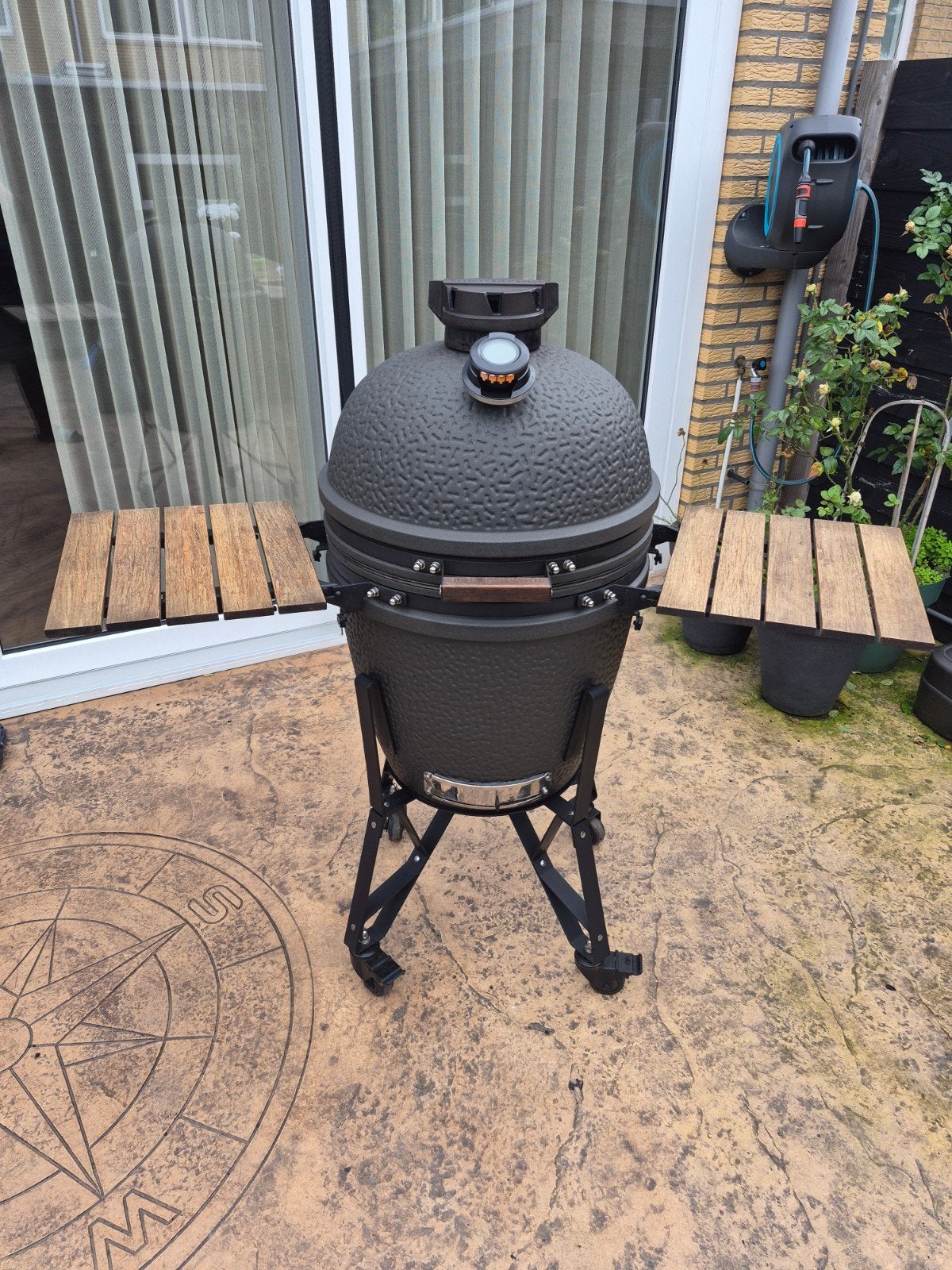 The Bastard Kamado BBQ met accessoires, Ophalen, Gebruikt, The Bastard