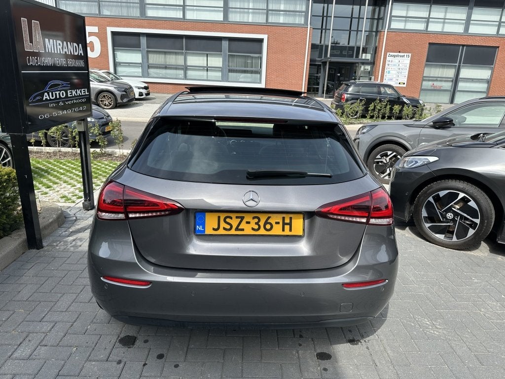 Mercedes-Benz A-Klasse 200 4Matic Premium . (bj 2022), Auto's, Automaat, 15 km/l, Euro 6, Leder en Stof