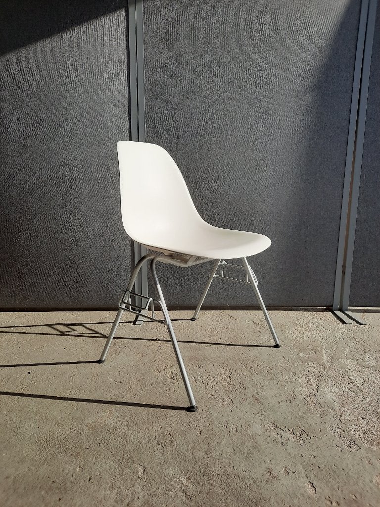Vitra Eames 1x DSS wit ( los exemplaar ), Gebruikt, Wit, Eén, Metaal