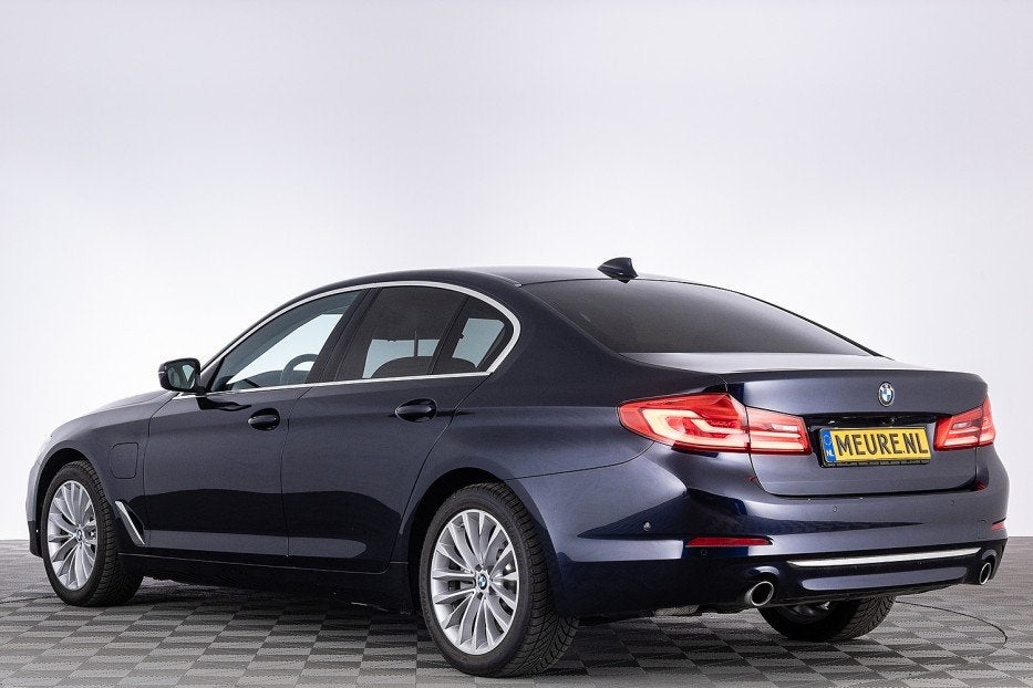 BMW 5 Serie 530e xDrive iPerformance | LEDER | EL. STOELEN |, Automaat, Gebruikt, 4 cilinders, Blauw