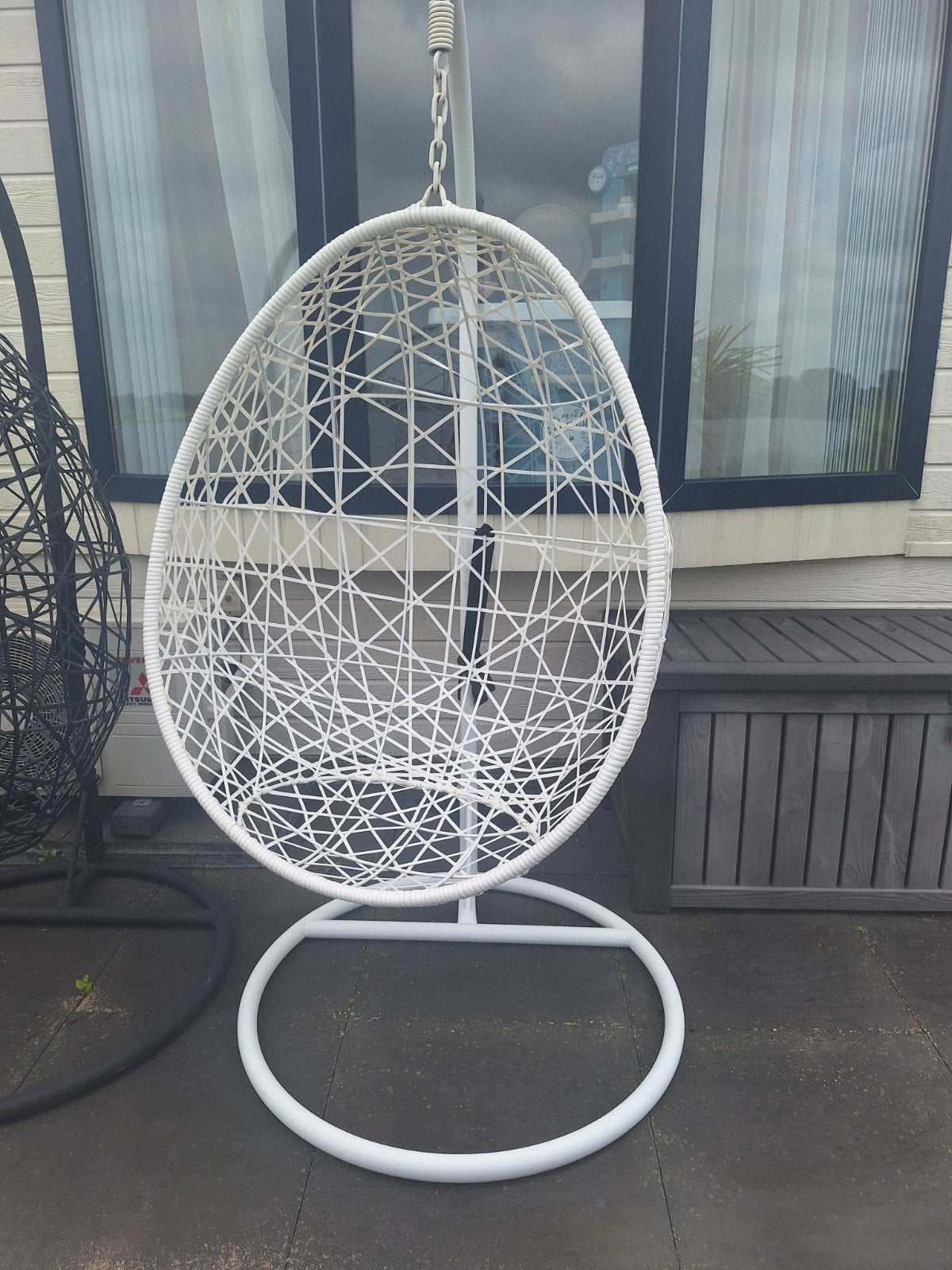 Twee hangstoelen met kussens, in goede staat, Ophalen of Verzenden, Zo goed als nieuw, Wicker