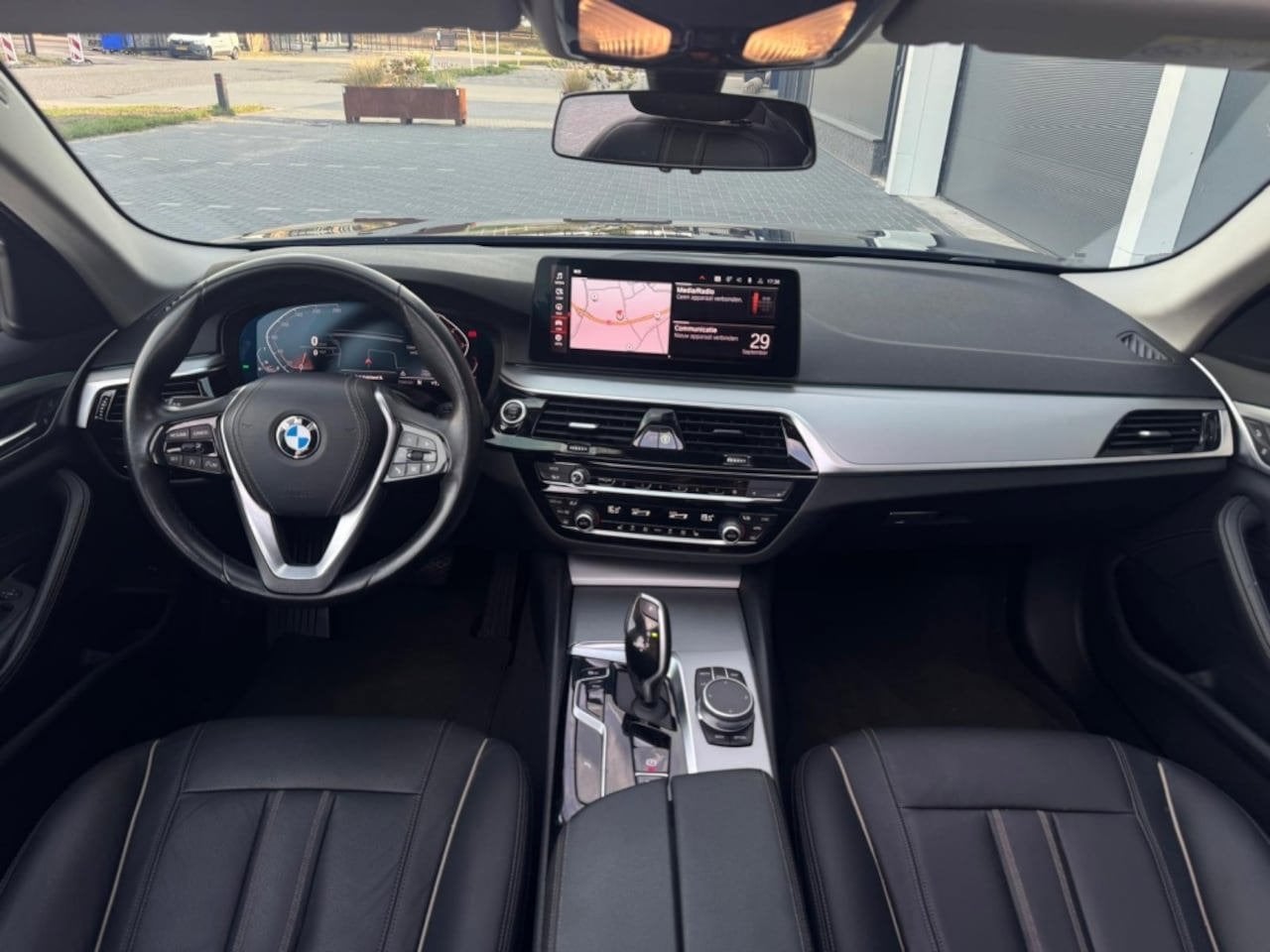 BMW 5-serie 520i High Executive| Pano | Leder | Cruise, Automaat, 1998 cc, Achterwielaandrijving, Gebruikt