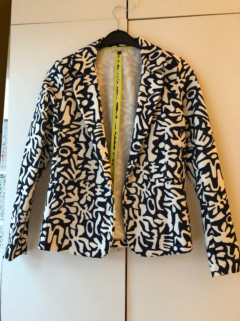 mooi damesjasje blauw/wit mt. S Atelier Tricote, Blauw, Ophalen of Verzenden, Zo goed als nieuw, Jasje