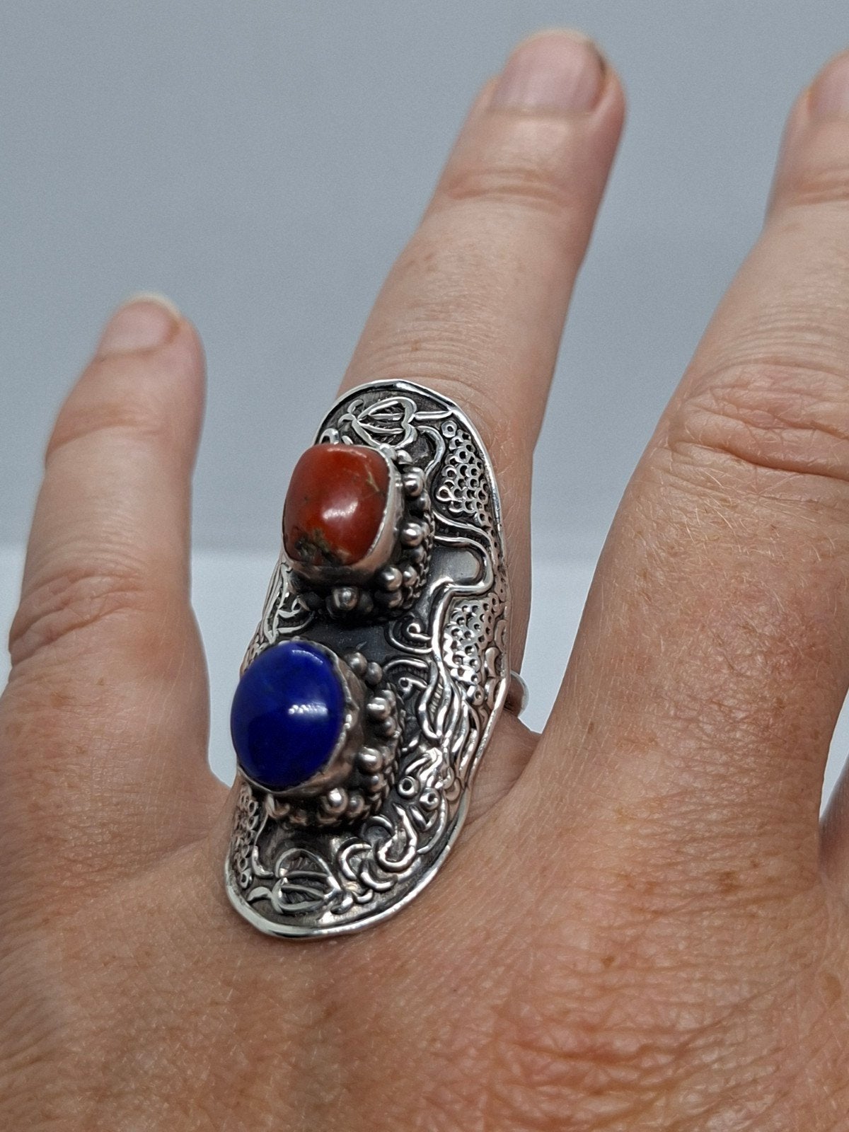 Bijzondere Boheemse Zilveren Ring met Koraal en Lapis Lazuli, 18 tot 19, Overige kleuren, Ophalen of Verzenden, Met edelsteen