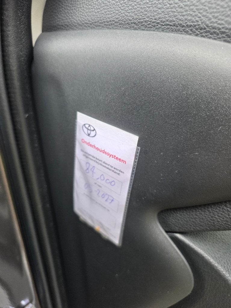 Foto 23 van Yaris Hybrid 2020 grijs Garantie Trekh, Android auto Keyless