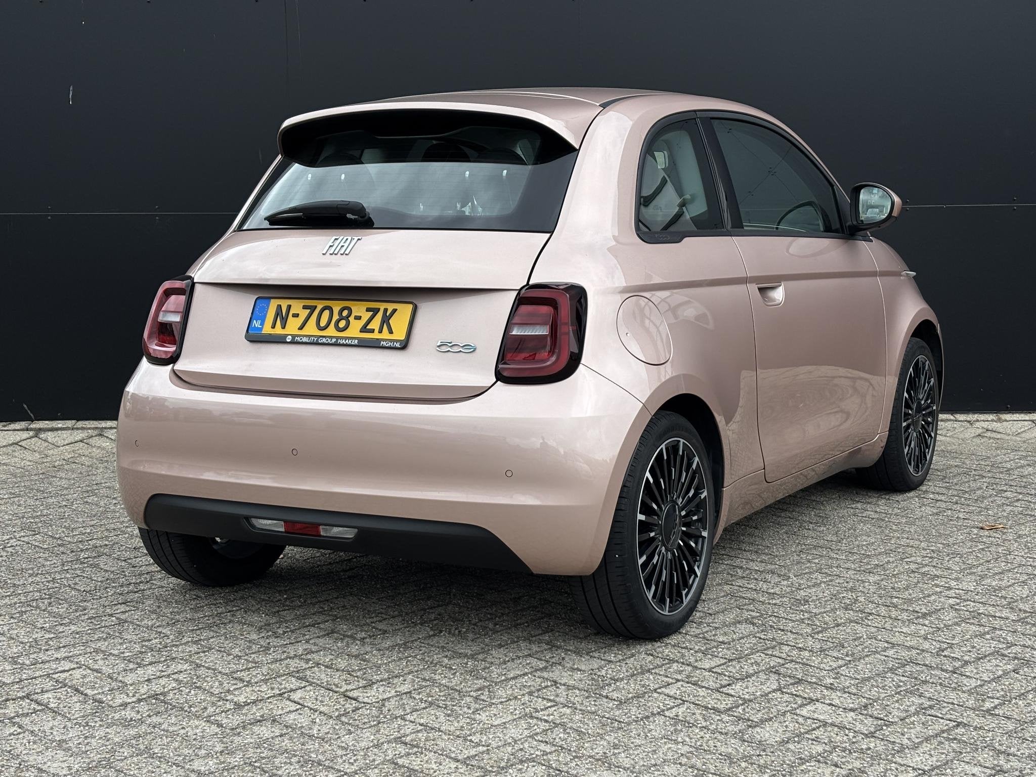 Fiat 500 Icon 42 kWh | La Prima Velgen | Parkeersensoren | D, Stof, 4 stoelen, Origineel Nederlands, 1265 kg