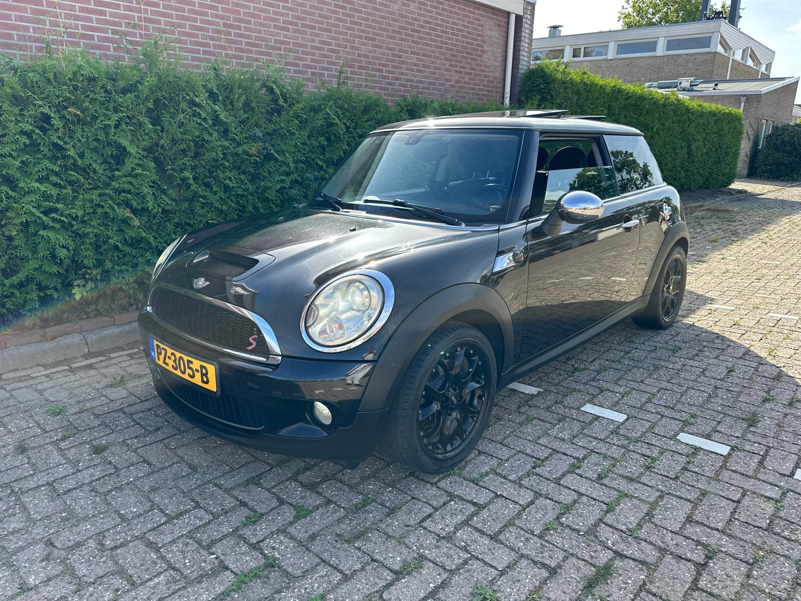 Zeer goed onderhouden bom volle Mini 1.6 Cooper S 2010 Zwart, Auto's, Euro 5, Zwart, 4 cilinders, 4 stoelen