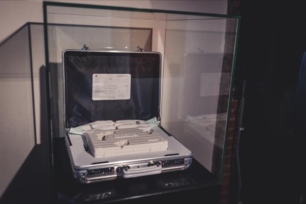 Rimowa x Daniel Arsham Eroded Attache Limited Edition, Ophalen