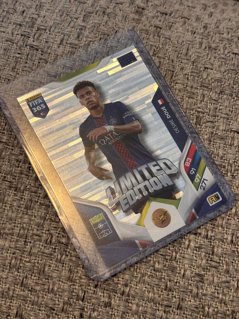 Panini FIFA 365 Limited Edition Desiré Doué Spelerskaart, Verzenden, Zo goed als nieuw, Buitenlandse clubs, Spelerskaart