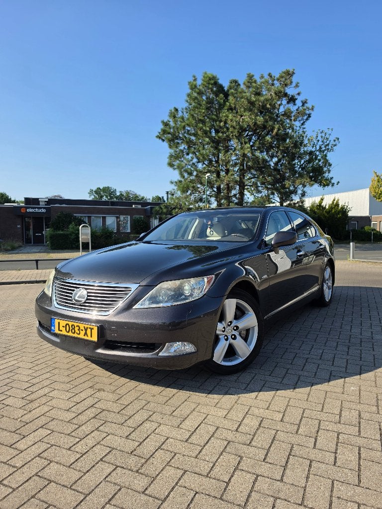 Lexus LS(-H) 4.6 AUT 2009 Grijs, Auto's, Lexus, Particulier, LS(-H), Achteruitrijcamera, Adaptive Cruise Control, Airbags, Airconditioning