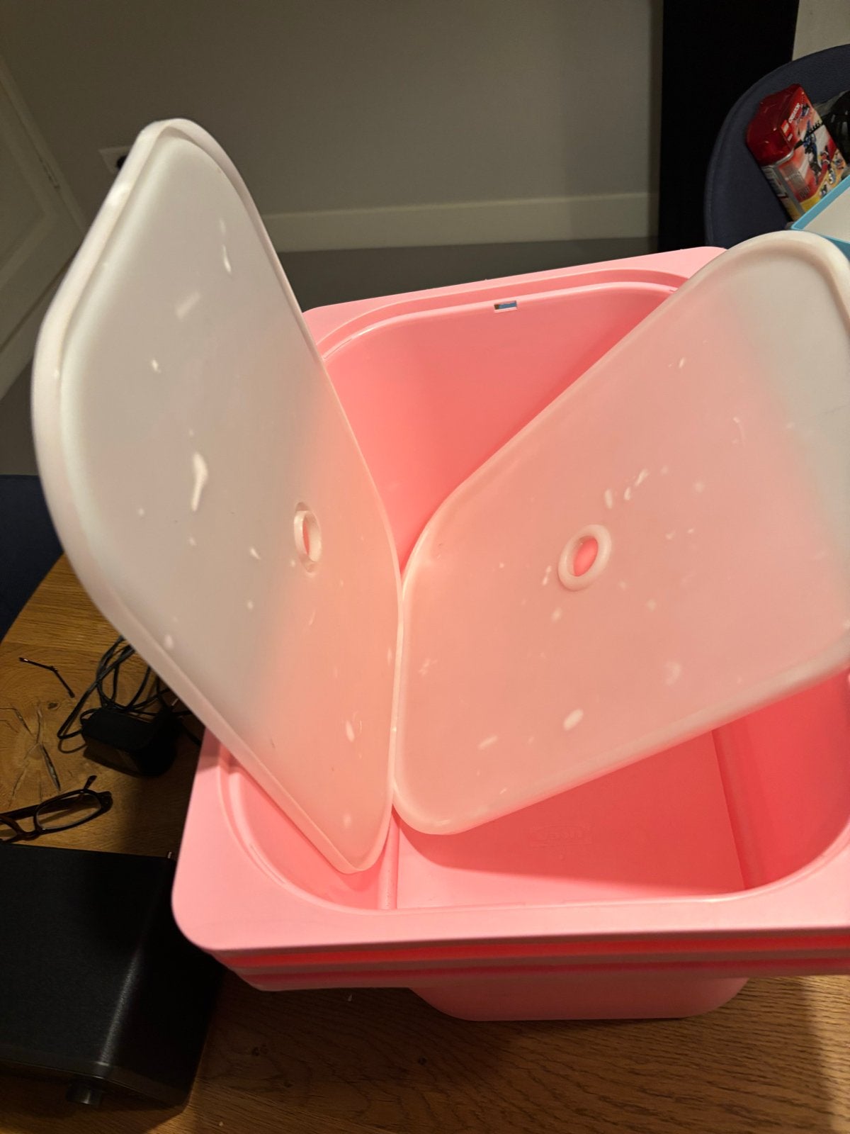 3 ikea Roze Bakken met 2 Deksel - Handige Opbergers, Ophalen, Gebruikt, 5 – 50, Minder dan 50 cm