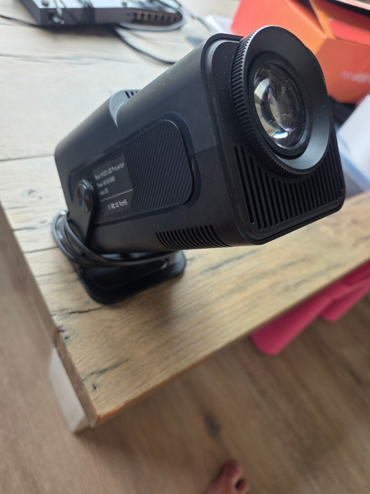 Bijna nieuwe beamer te koop!, Ophalen of Verzenden, Zo goed als nieuw, 20x of meer