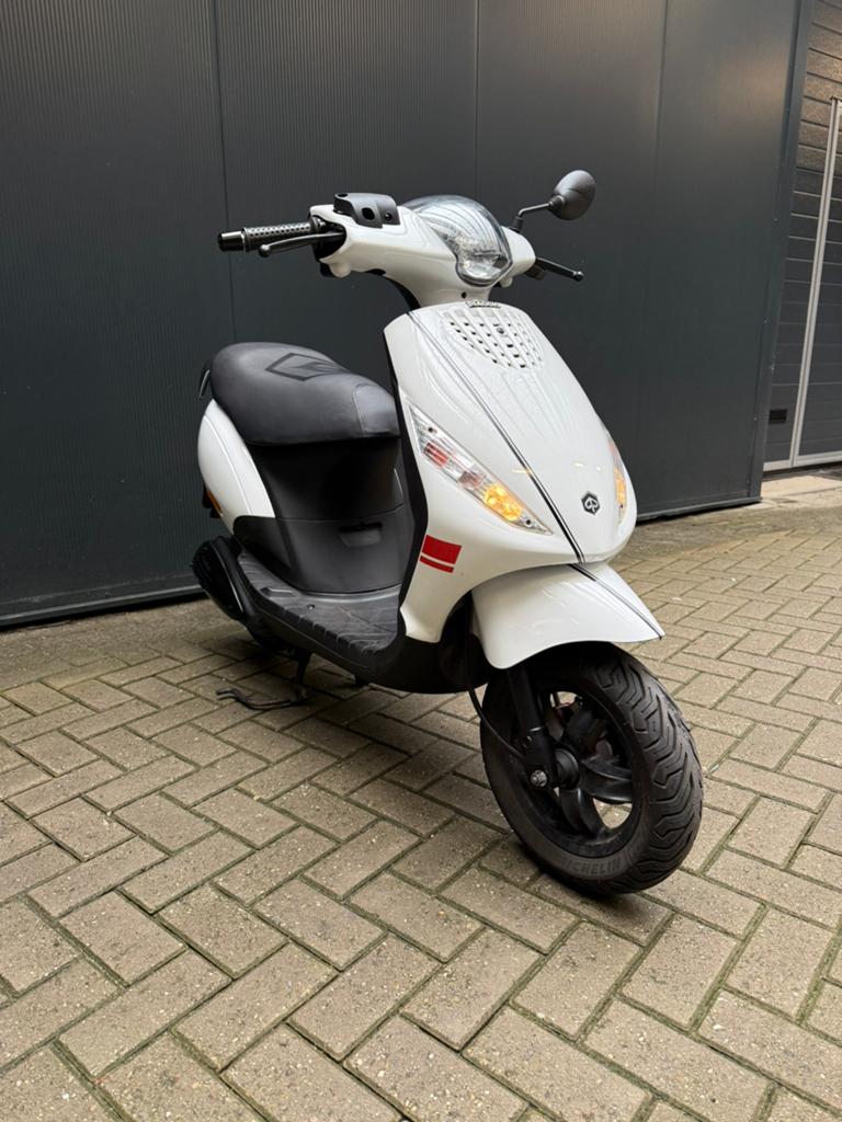Piaggio Zip 4-takt 125cc brom 45km– Bouwjaar 2012, Ophalen, Zo goed als nieuw, Benzine, Zip