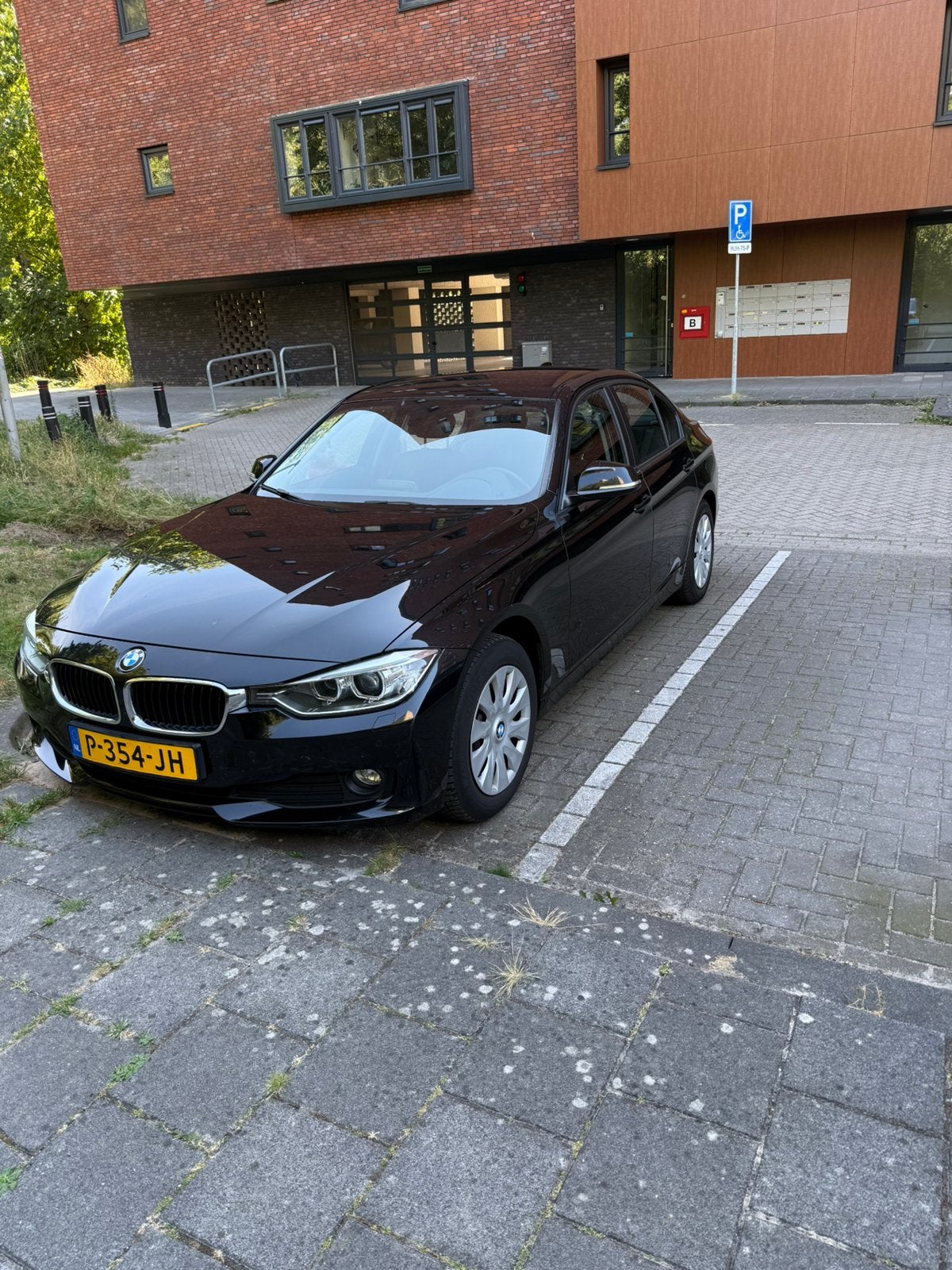BMW 3-Serie 1.6 316I AUT 2013 Zwart, Auto's, Automaat, Zwart, 4 cilinders, Zwart