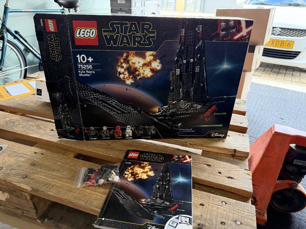 LEGO Star Wars 75256 Kylo's Ren's Shuttle - Gebruikt, Kinderen en Baby's, Speelgoed | Duplo en Lego, Star Wars, Denemarken, Ophalen of Verzenden