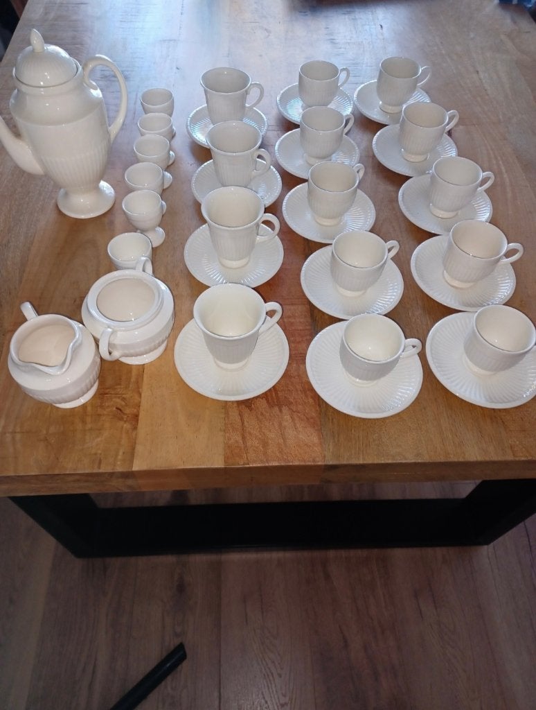 Wedgwood kop en schotels eierdoppen koffiepot, Ophalen, Gebruikt, Vintage, Kop(pen) en/of Schotel(s)