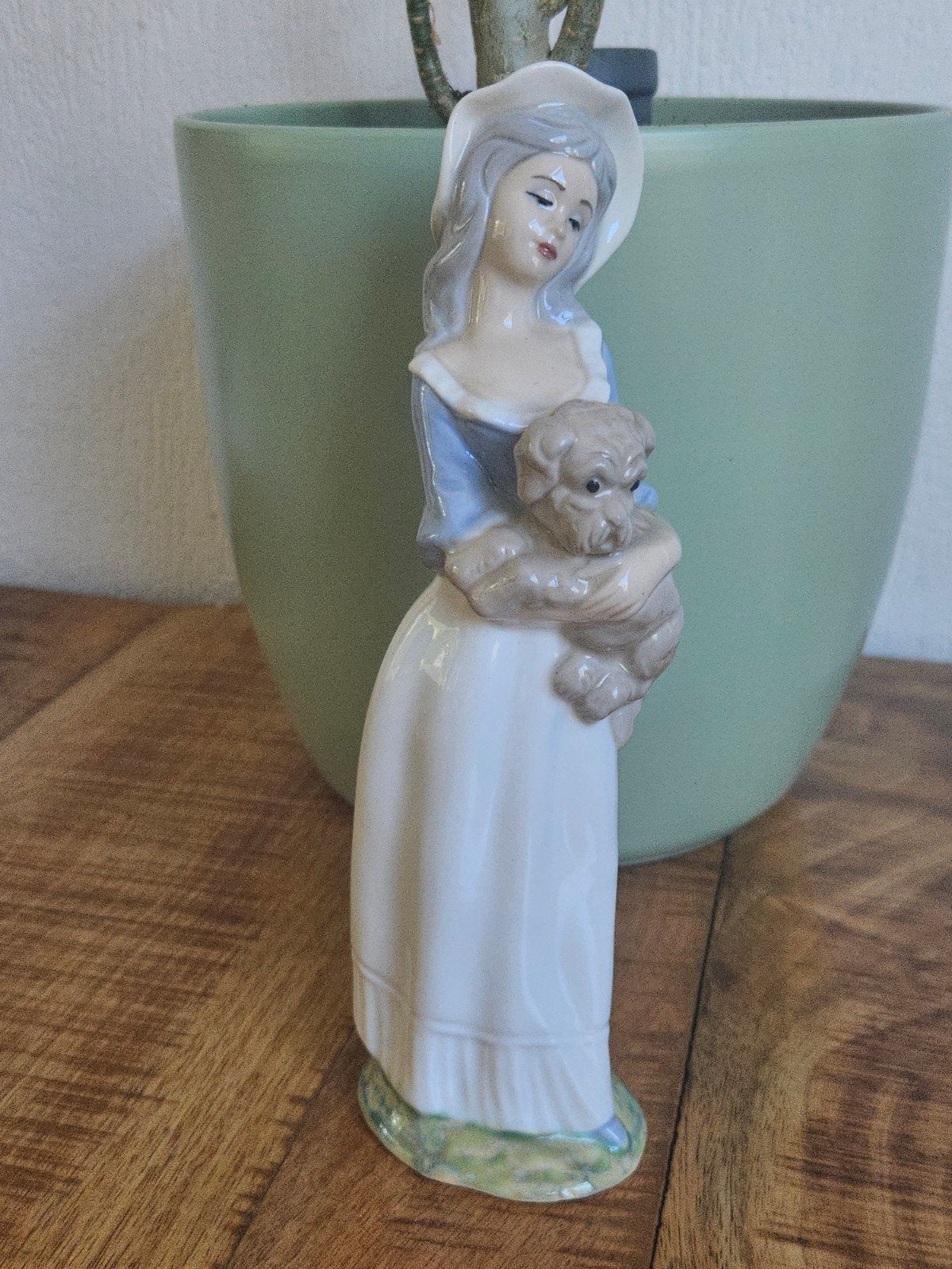 Tengra Valencia, dat een vrouw/meisje lladro stijl, Verzamelen, Ophalen of Verzenden, Zo goed als nieuw, Mens