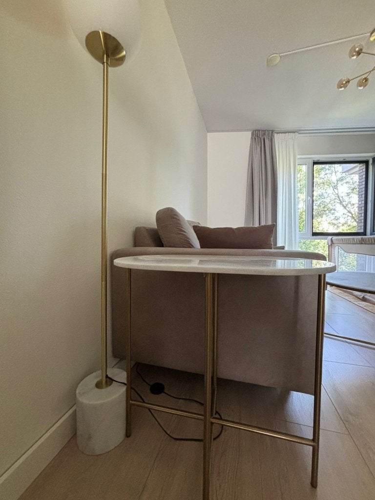 Vloerlamp en bijzettafel, Ophalen, Zo goed als nieuw