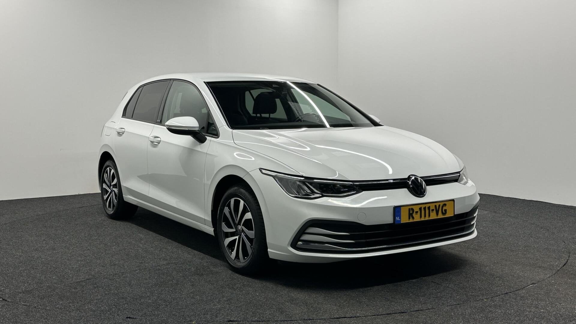 Volkswagen Golf 1.5 TSI Life Business|DAB|Stuur/Stuurverwarm, Voorwielaandrijving, Stof, Euro 6, 4 cilinders