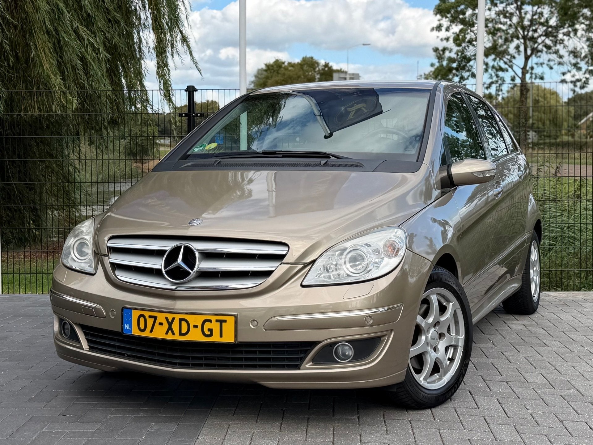 Mercedes-Benz B-klasse 200 AUT / ARICO / CRUISE / PDC / TREK, Auto's, 136 pk, Gebruikt, Beige, 4 cilinders