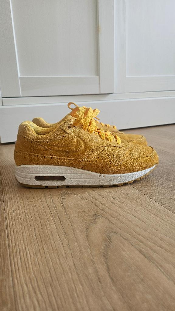 Nike air max geel, Geel, Nike, Ophalen of Verzenden, Sneakers of Gympen