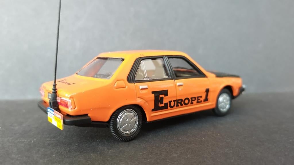 Renault 18 R18 Europe 1 Tour de France 1:43 Norev Pol, Hobby en Vrije tijd, Modelauto's | 1:43, Overige merken, Verzenden, Nieuw