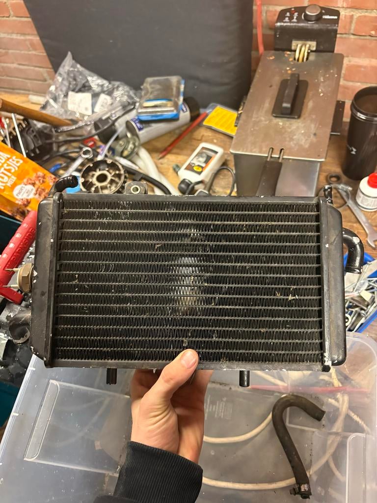 Hexagon Radiator met Koelvloeistof Tankje - Goede Koeling, Ophalen of Verzenden, Gebruikt, Universele onderdelen