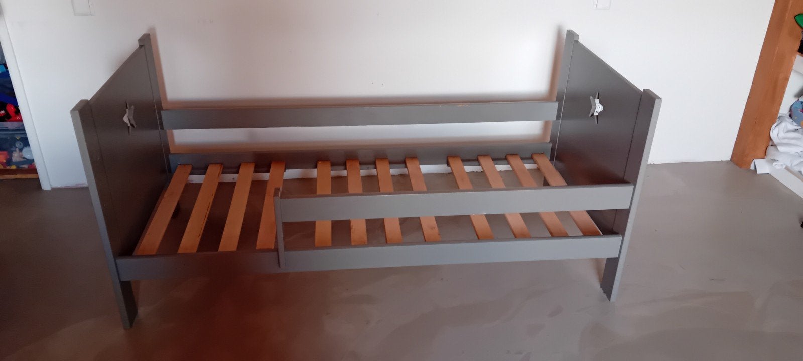 Peuterbed met hekjes - Gebruikt, Ophalen