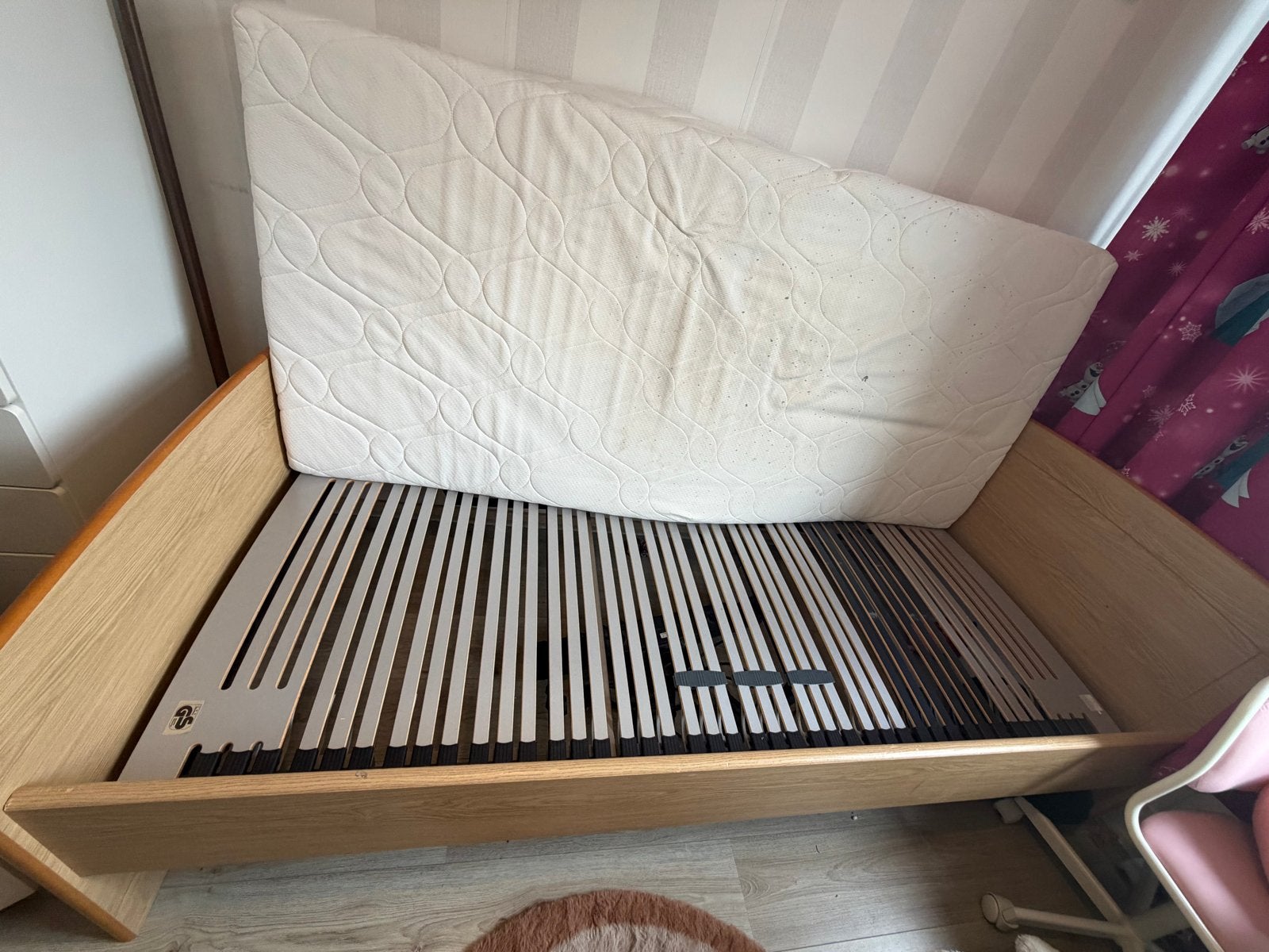 Eenpersoonsbed met verstelbare lattenbodem, Huis en Inrichting, Slaapkamer | Bedden, 90 cm, Ophalen of Verzenden, 200 cm, Hout