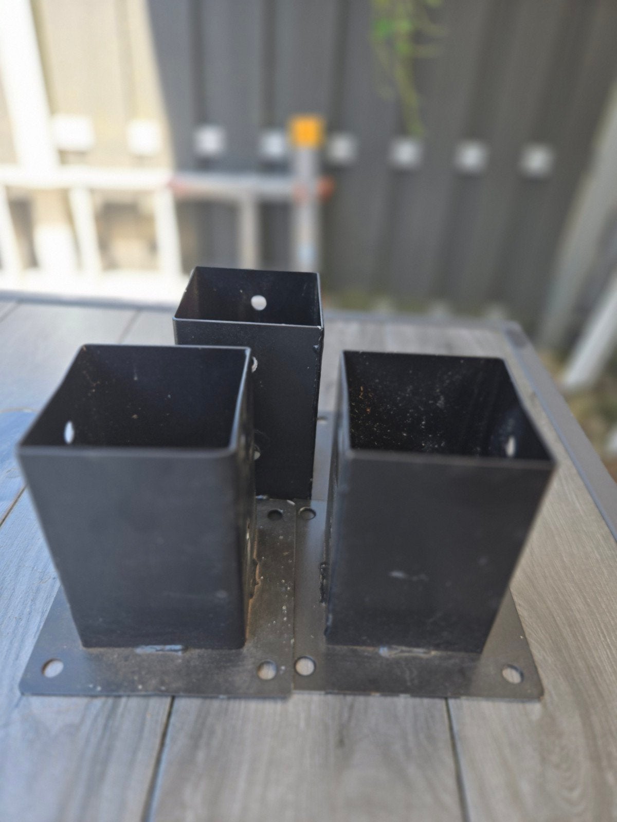 Paalhouder op plaat zwart gepoedercoat 9x9 cm, Ophalen of Verzenden, Gebruikt, Overige typen