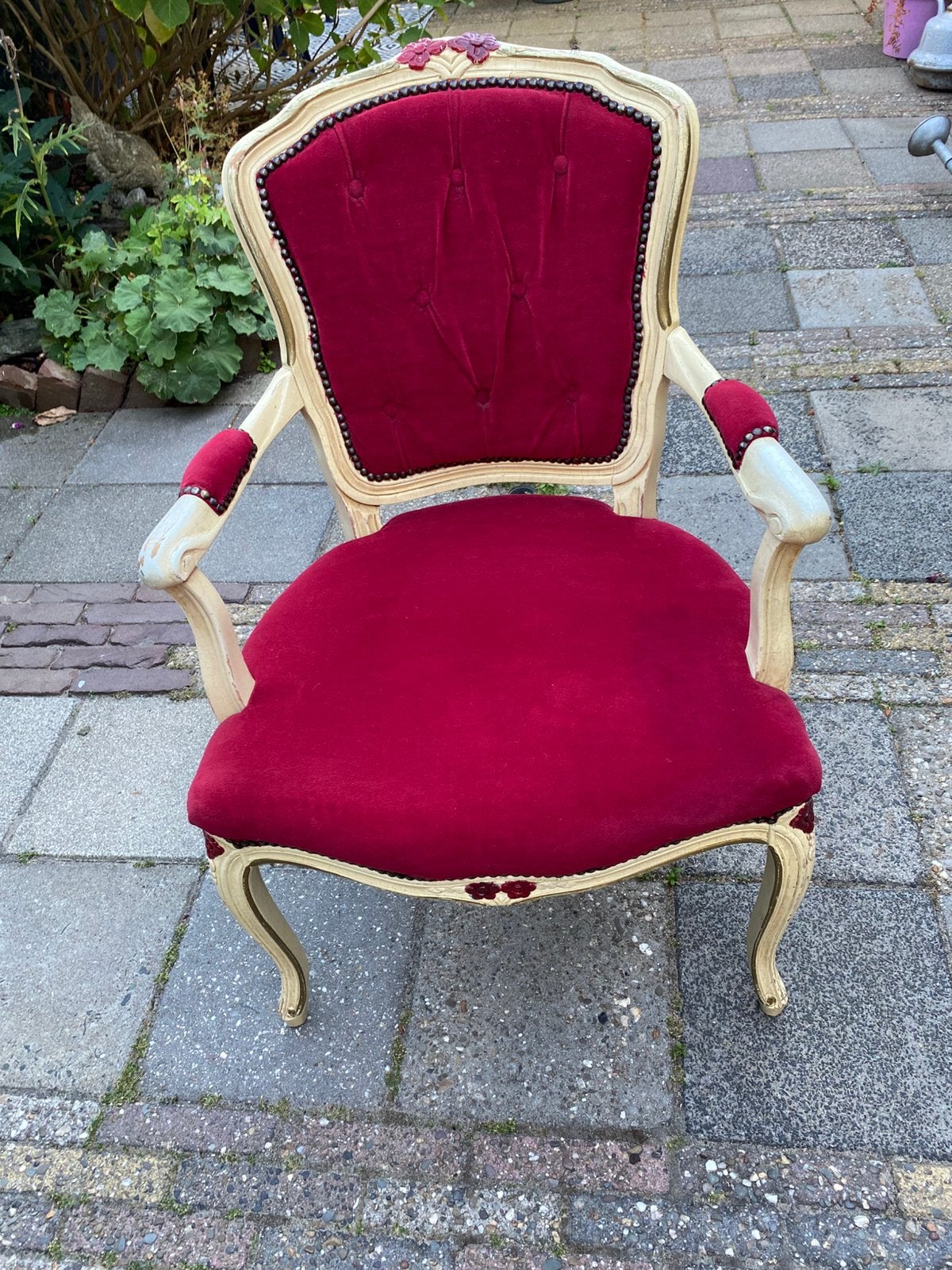 Mooi rood stoeltje, Ophalen