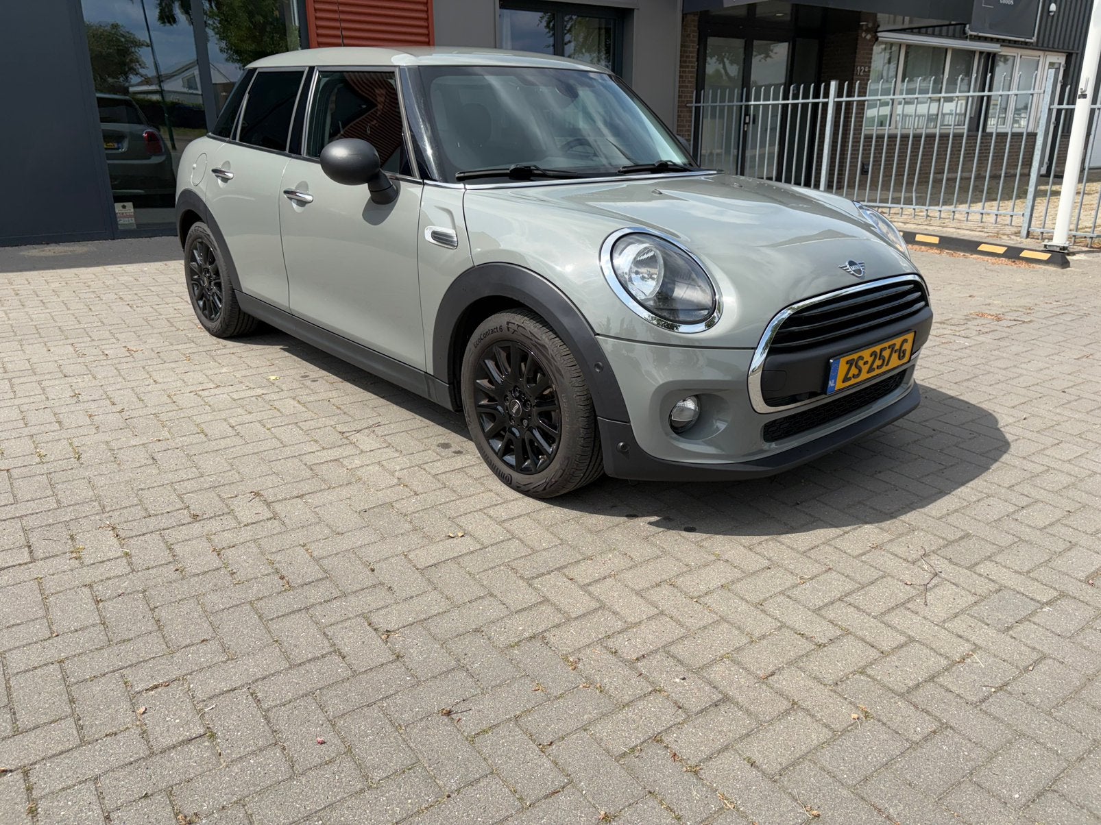Mini One 1.5 Navi Airco Cruise NL auto elekramen PDC, Auto's, Voorwielaandrijving, 1175 kg, Handgeschakeld, Particulier