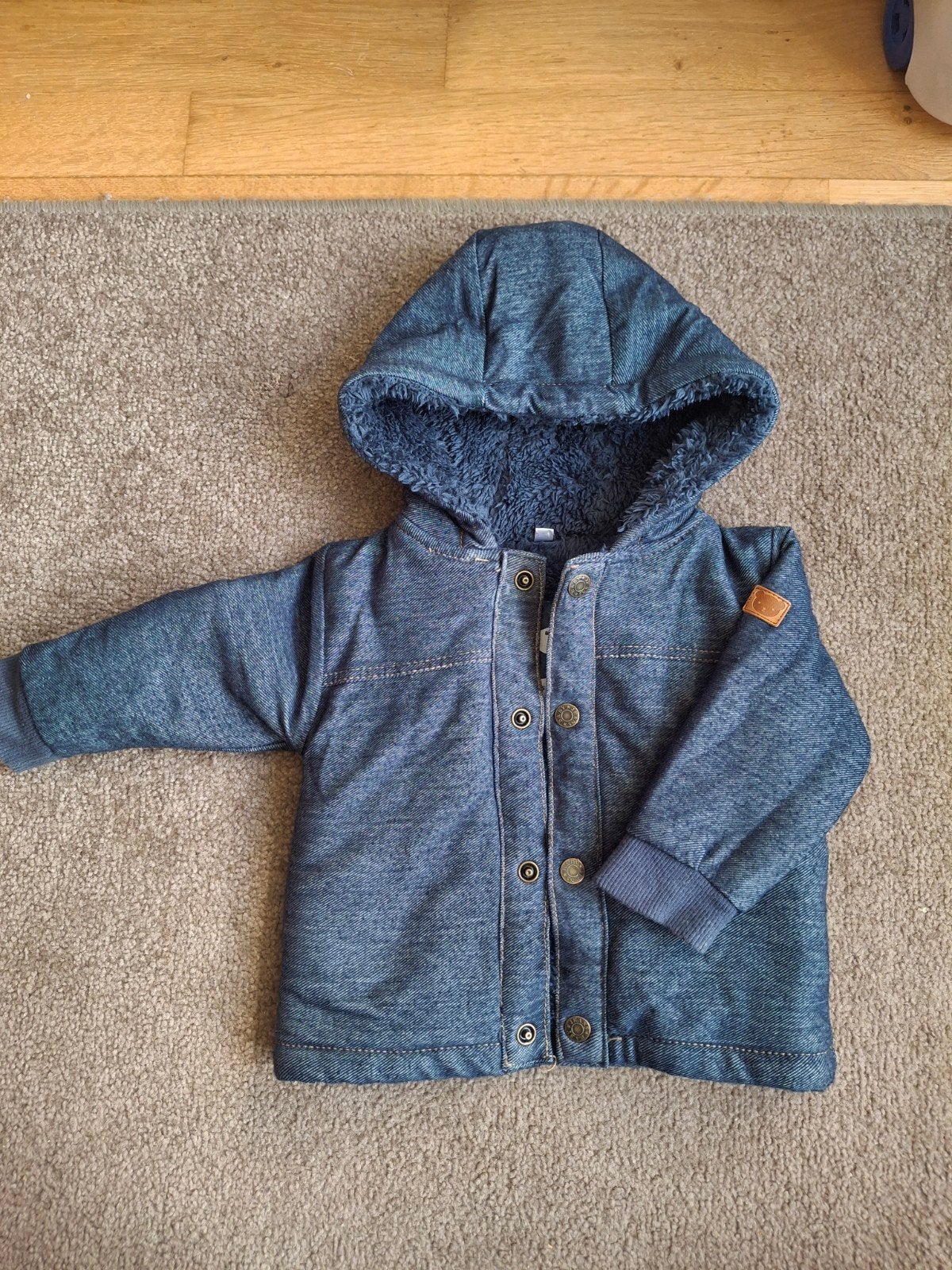 Stoer spijkerjasje met teddy voering voor baby's, Kinderen en Baby's, Ophalen of Verzenden, Zo goed als nieuw, Onbekend, Jasje
