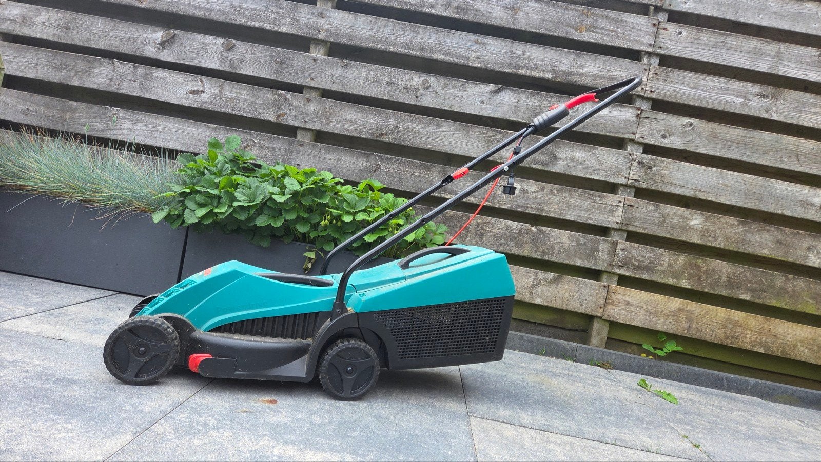 Bosch ARM 3200 Elektrische Grasmaaier - Compact en Krachtig, Ophalen, Cirkelmaaier, Gebruikt, Elektrische grasmaaier
